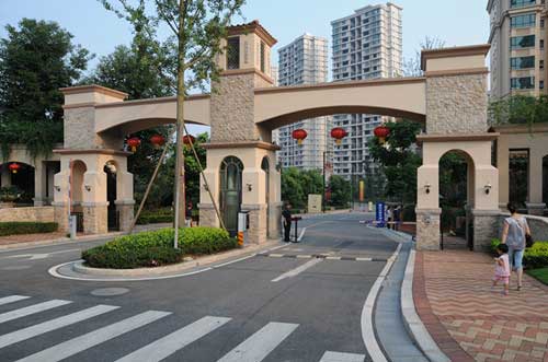 成都雅居樂停車場系統(tǒng)案例 - 中出網-智能出入口與停車充電門戶