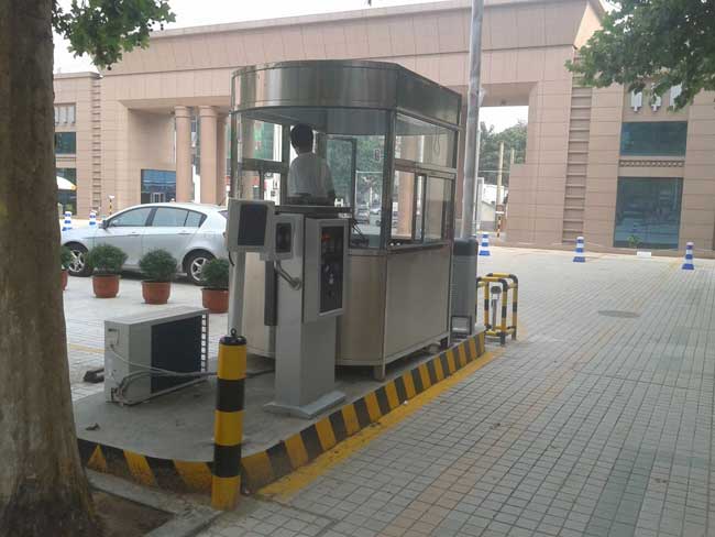 山東政法學(xué)院車牌識(shí)別系統(tǒng)案例 - 中出網(wǎng)-智能出入口與停車充電門戶