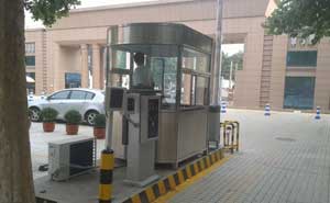 山東政法學院車牌識別系統案例 - 中出網-智能出入口與停車充電門戶