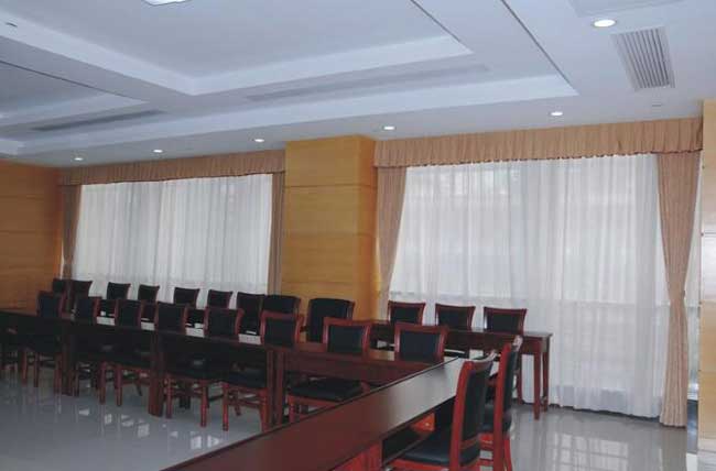 廣東省委黨校電動(dòng)開合簾案例 - 中出網(wǎng)-智能出入口與停車充電門戶