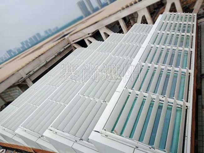 濟(jì)寧文化中心戶外電動(dòng)遮陽(yáng)百葉工程 - 中出網(wǎng)-智能出入口與停車充電門戶