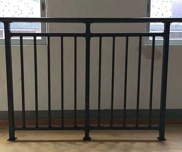 陽(yáng)臺(tái)護(hù)欄-002