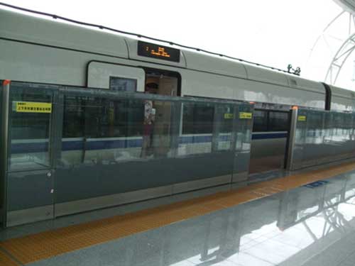 高鐵半高安全門