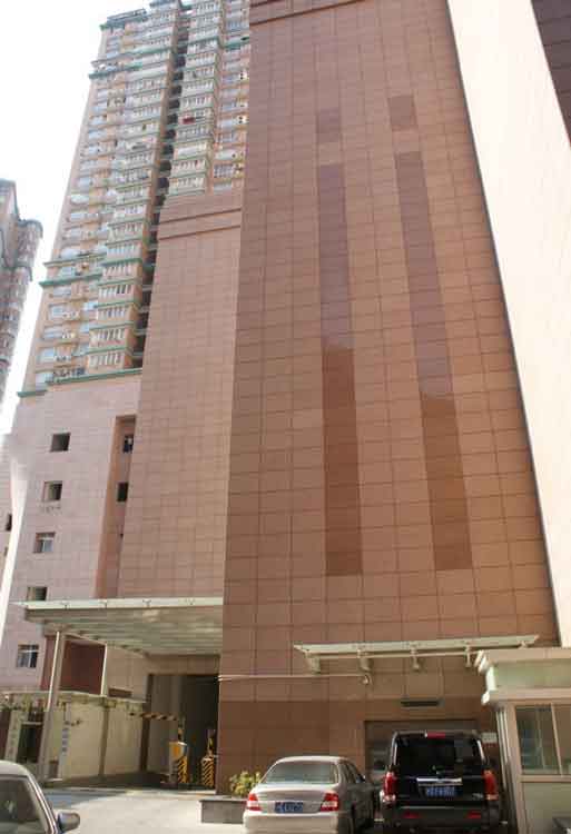 上海長(zhǎng)壽廣場(chǎng)立體車庫(kù)案例 - 中出網(wǎng)-智能出入口與停車充電門(mén)戶