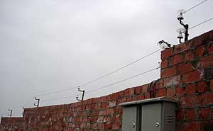 成都龍泉煙花爆竹廠電子圍欄工程案例 - 中出網(wǎng)-智能出入口與停車充電門戶