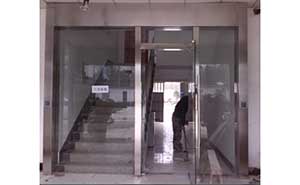 阜陽公安局門禁系統(tǒng)自動(dòng)門案例 - 中出網(wǎng)-智能出入口與停車充電門戶