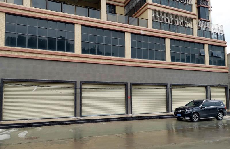 彩鋼抗風(fēng)版卷閘門