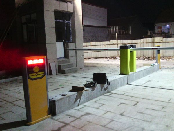 遵化田園小區(qū)道閘案例 - 中出網(wǎng)-智能出入口與停車充電門戶