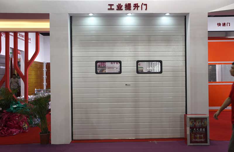 工業(yè)提升門