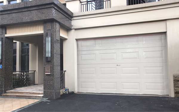 防夾手翻板車(chē)庫(kù)門(mén)