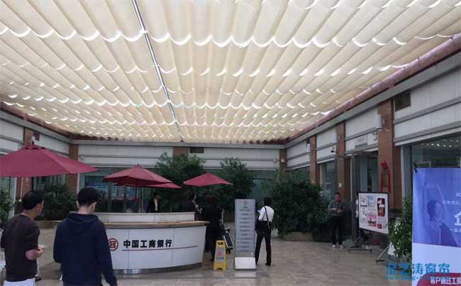 禪城區(qū)汾江南路麗日豪庭工商銀行大堂電動窗簾案例 - 中出網-智能出入口與停車充電門戶