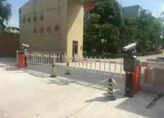 廣東韶關(guān)南雄一中車牌識別案例 - 中出網(wǎng)-智能出入口與停車充電門戶
