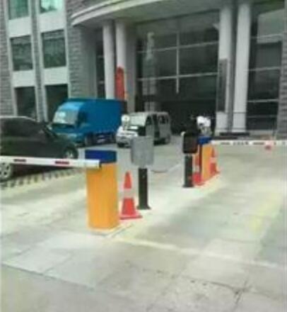 廣西壯族自治區(qū)地質礦產勘查開發(fā)局車牌識別系統(tǒng)案例 - 中出網-智能出入口與停車充電門戶