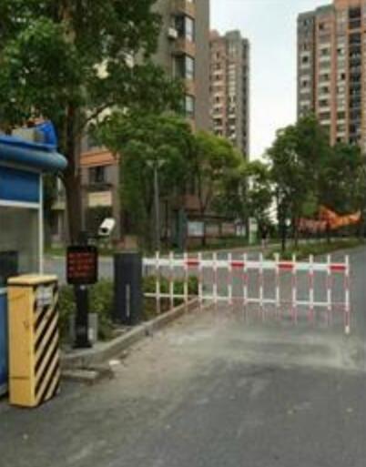 上海浦東新區(qū)海納路星納家園車牌識別系統(tǒng)案例 - 中出網(wǎng)-智能出入口與停車充電門戶