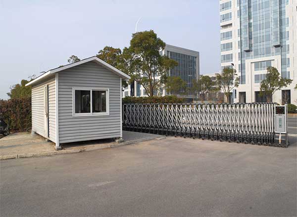 PVC掛板崗?fù)? /></div>
        <div   id=