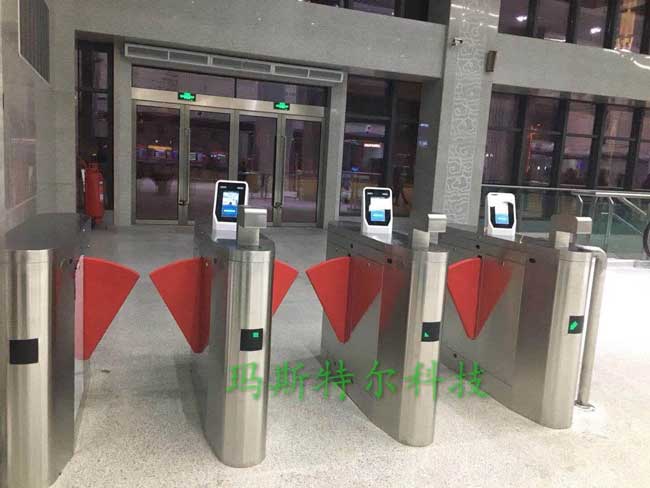 重慶高山灣樞紐通道閘案例 - 中出網(wǎng)-智能出入口與停車充電門戶