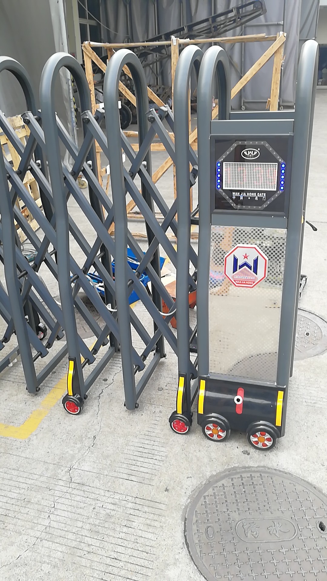 佛山萬(wàn)家紅電動(dòng)伸縮門