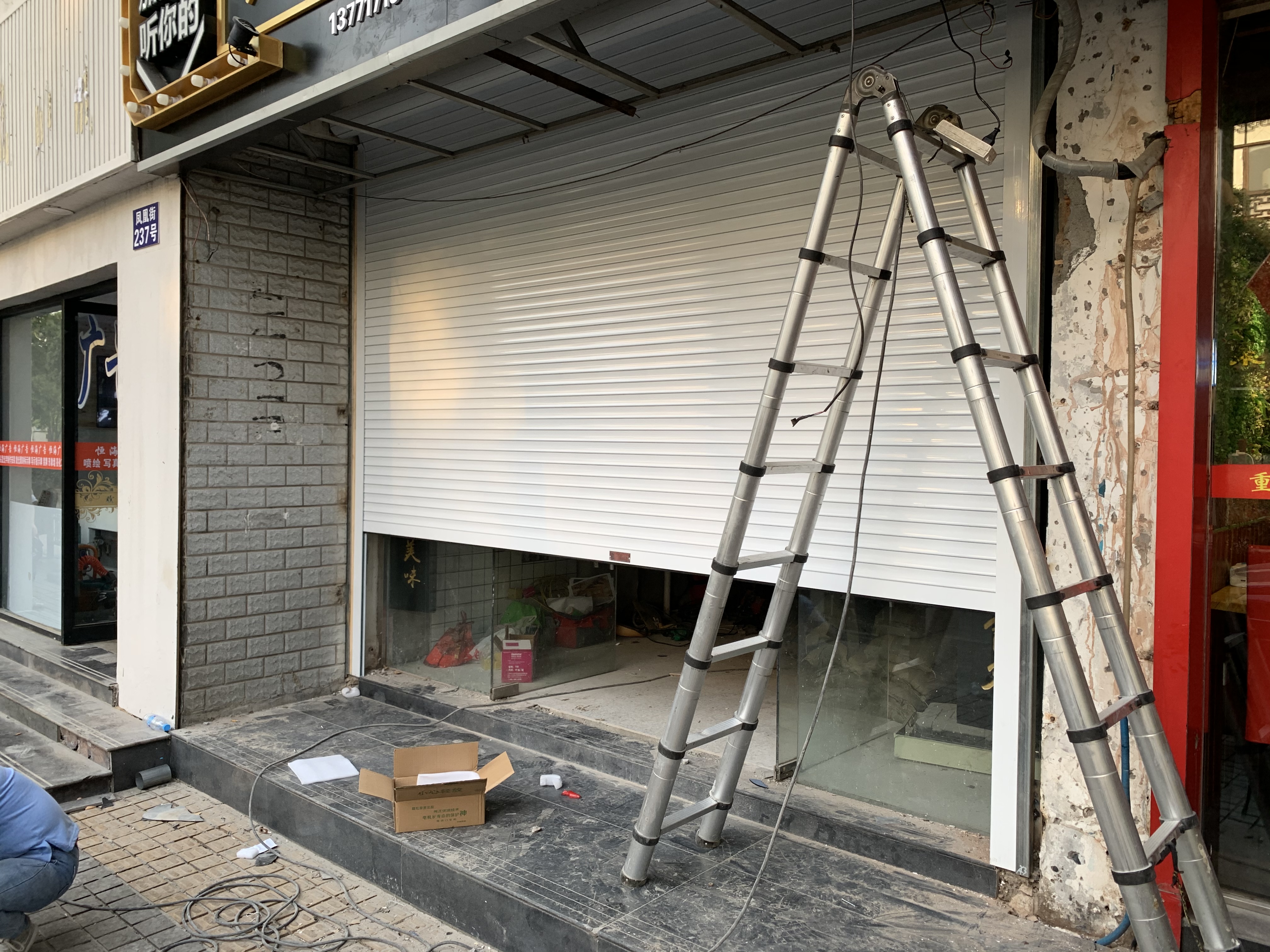 電動門，車庫門，伸縮門，鋁合金電動門，工業(yè)門，道閘等各種門用電機(jī)和門用配件