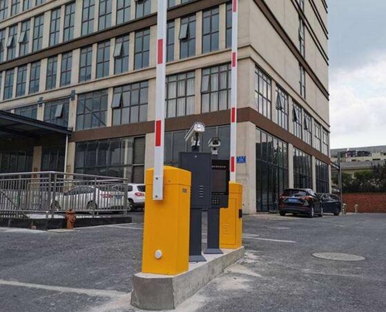 唐山出安智能提供車牌識別亮相在唐山中大國際酒店