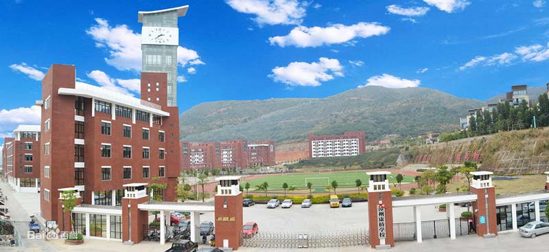 漳州出安伸縮門為漳州康橋?qū)W校大門提供伸縮門設(shè)備