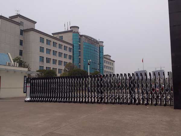 喜迎上饒出安智能電動(dòng)伸縮門(mén)進(jìn)駐上饒縣政府