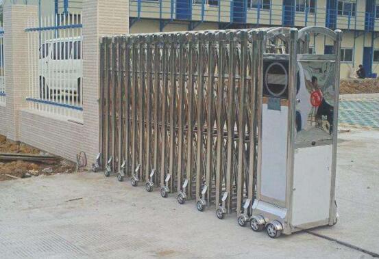 寧德伸縮門廠家為您講解多雨季節(jié)如何保養(yǎng)自家的伸縮門？