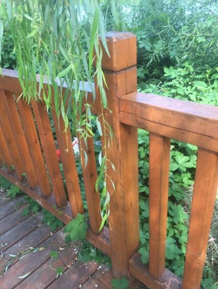 達州仿木護欄給環(huán)境增添濃厚的藝術氣息