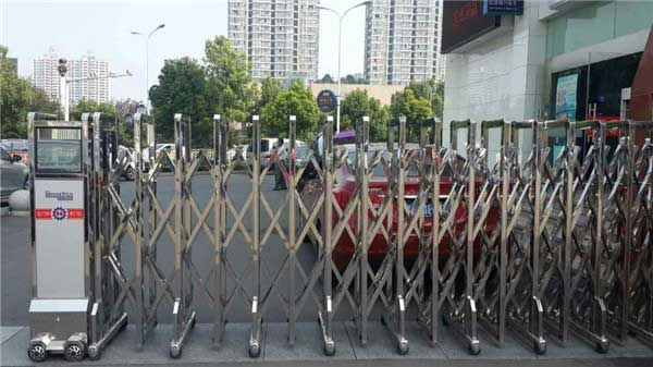 慶賀六安出安智能電動伸縮門進駐六安市建設(shè)銀行