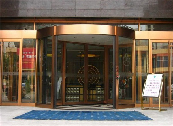 熱烈祝賀白城出安智能旋轉(zhuǎn)門進(jìn)駐白城碧桂園