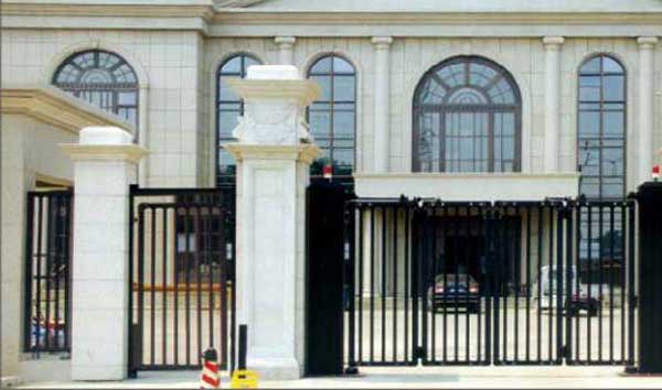 熱烈祝賀克拉瑪依出安智能電動(dòng)折疊門進(jìn)駐克拉瑪依市榮昌有限責(zé)任公司